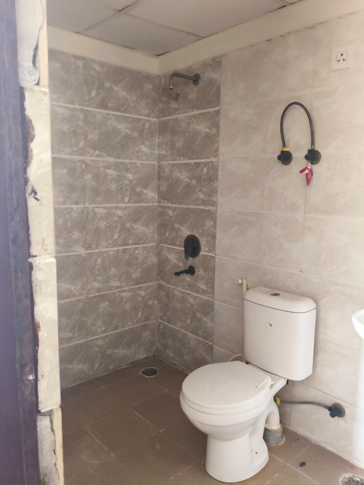 Bathroom, futec-gateway 3 Bedroom 1435 Sq.Ft. Apartment In Sector 75 Noida 9212898