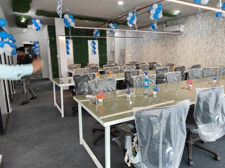 Team Area, viman nagar Commercial Office Space 5000 Sq.Ft. In Viman Nagar Pune 9212999