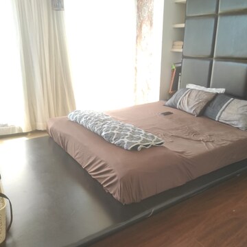 Bedroom in 2 BHK Apartment at Pearl Heights, Yari Road – for Sale