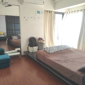 Living Room in 2 BHK Apartment at Pearl Heights, Yari Road – for Sale