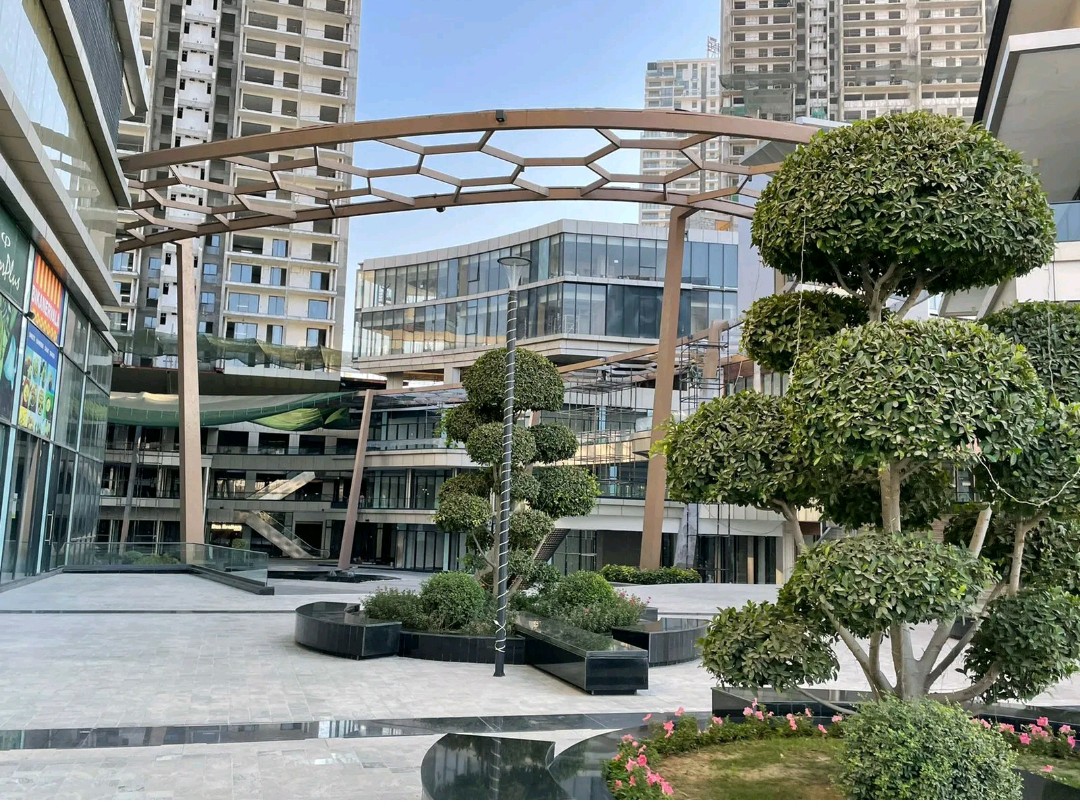 Retail Shop For Sale in M3M 65 Avenue