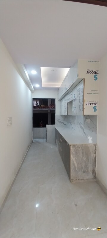Kitchen in 2.5 BHK Builder Floor at Sector 110 – for Sale