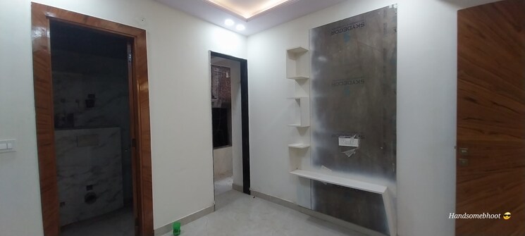 Other, sector 110 2.5 Bedroom 1100 Sq.Ft. Builder Floor In Sector 110 Noida 9213123
