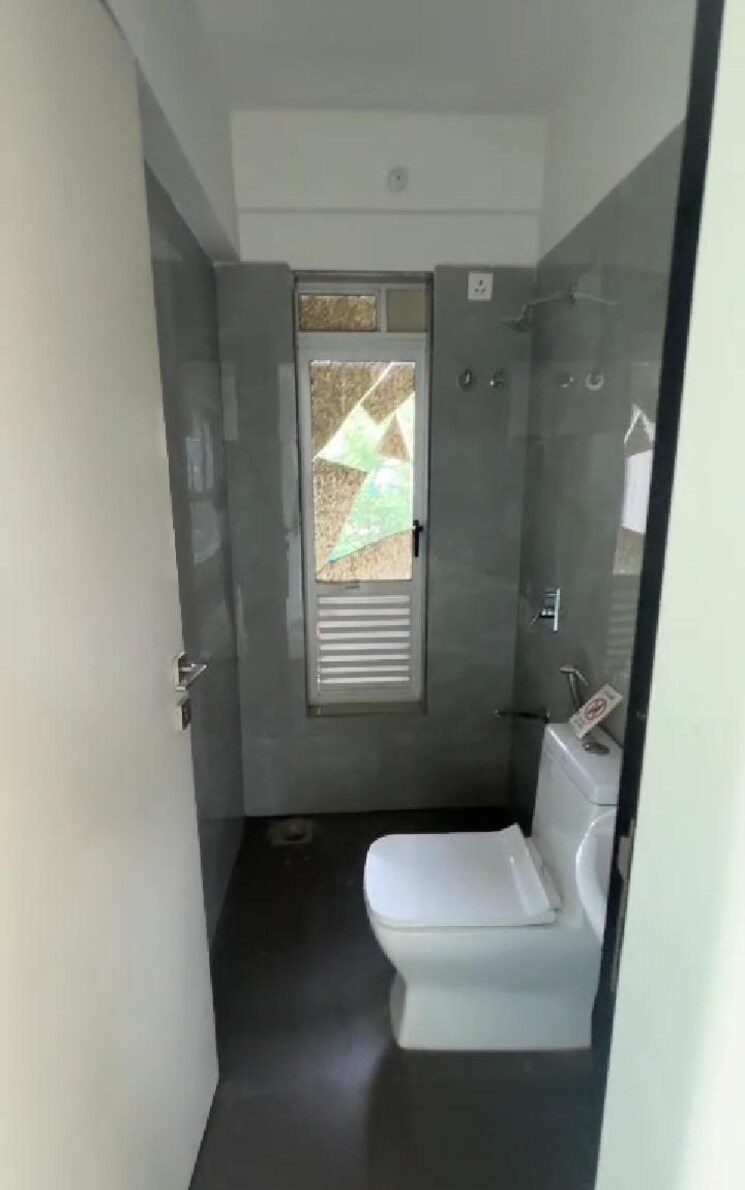 Bathroom, powai 2 Bedroom 608 Sq.Ft. Apartment In Powai Mumbai 9213105