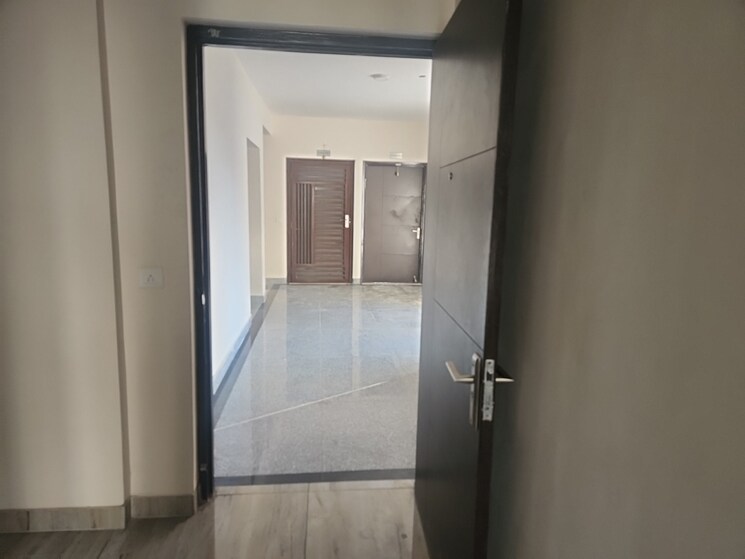 Bathroom, wave-executive-floors 2 Bedroom 900 Sq.Ft. Apartment In Wave City Ghaziabad 9213142