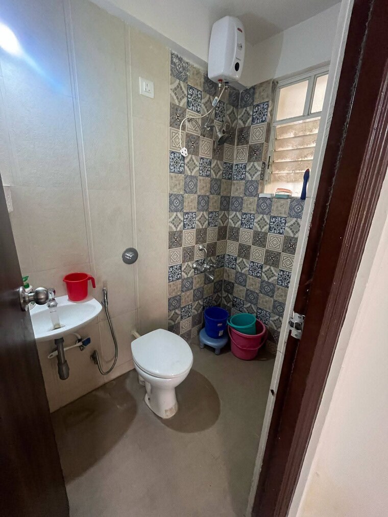Bathroom, goel-ganga-amber 1 Bedroom 450 Sq.Ft. Apartment In Tathawade Pune 9213107