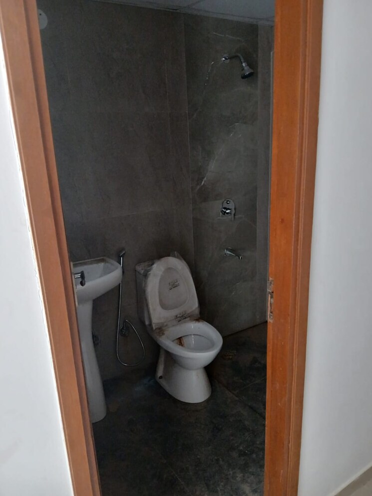 Attached Bathroom, svg-heights 2 Bedroom 870 Sq.Ft. Apartment In Phi Iii Greater Noida Greater Noida 9213154