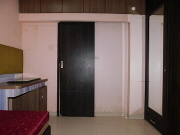 Room in 2 BHK Apartment at Dadar West – for Rent