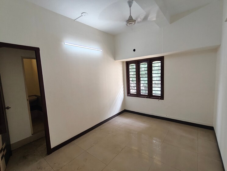 Room, ekkatuthangal Commercial Office Space in IT/SEZ 4500 Sq.Ft. In Ekkatuthangal Chennai 9213213