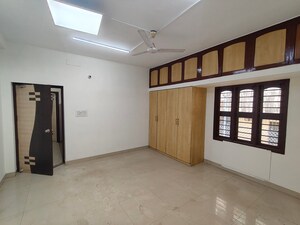 Room in  Office Space in IT/SEZ at Ekkatuthangal – for Rent