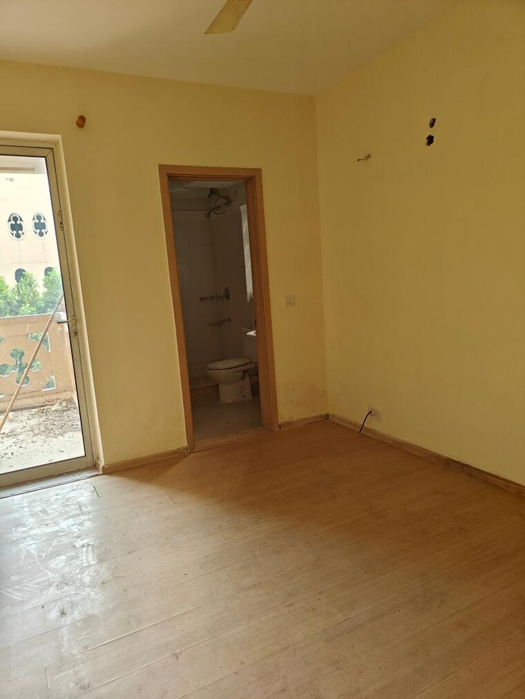 Room, dlf-new-town-heights-ii 3.5 Bedroom 1930 Sq.Ft. Apartment In Sector 86 Gurgaon 9213214