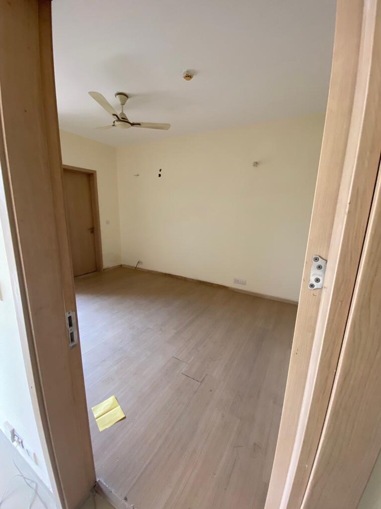 Room, dlf-new-town-heights-ii 3.5 Bedroom 1930 Sq.Ft. Apartment In Sector 86 Gurgaon 9213214