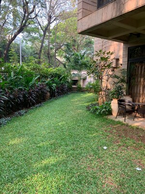 5 BHK Villa – Garden View at Juhu - for Sale