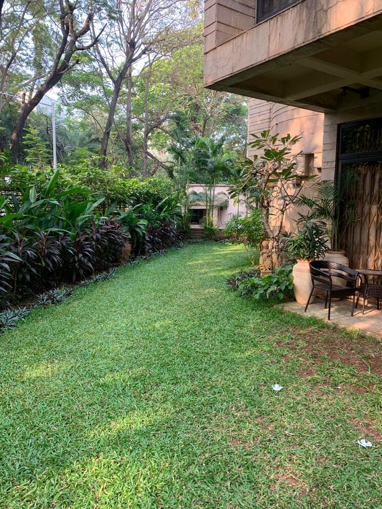 Garden, juhu 5 Bedroom 10500 Sq.Ft. Villa In Juhu Mumbai 9213359