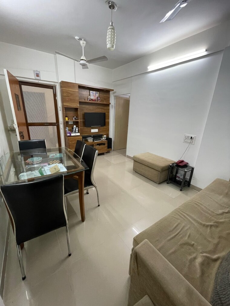 Room, srishti-complex-powai 1 Bedroom 615 Sq.Ft. Apartment In Powai Mumbai 9213349