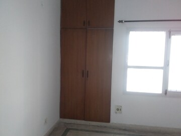 Room in 3 BHK Apartment at Eldeco Residency Greens, Pi Greater Noida – for Sale