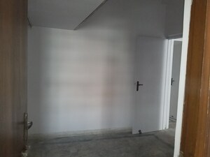 Room in 3 BHK Apartment at Eldeco Residency Greens, Pi Greater Noida – for Sale