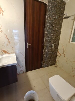 Living Room in 3 BHK Builder Floor at Ameya Sapphire 57, Sector 57 – for Rent