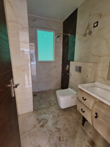 Bathroom in 3 BHK Builder Floor at Ameya Sapphire 57, Sector 57 – for Rent