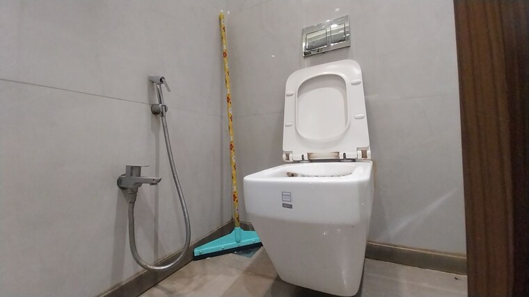 Bathroom, lodha-supremus Commercial Office Space 1854 Sq.Ft. In Wagle Industrial Estate Thane 9213383