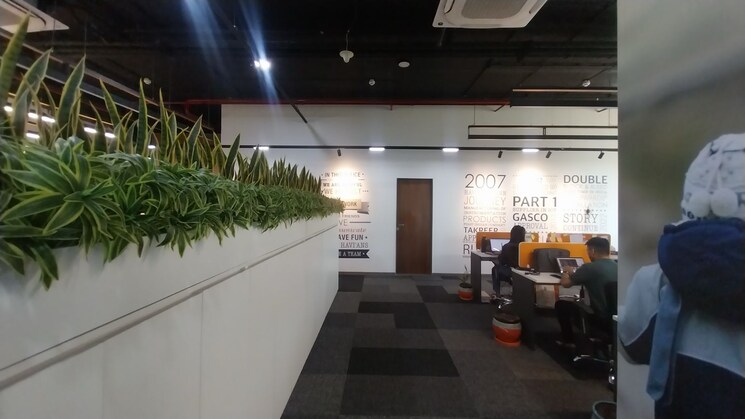  Parking, lodha-supremus Commercial Office Space 1854 Sq.Ft. In Wagle Industrial Estate Thane 9213383