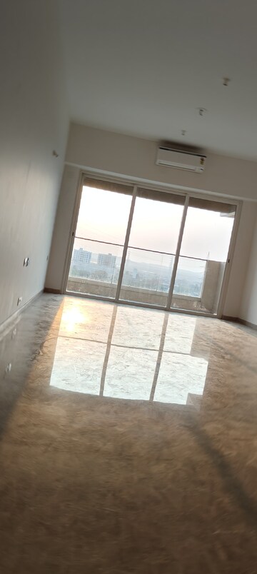 Bedroom in 3.5 BHK Apartment at Kalpataru Radiance, Goregaon West – for Rent