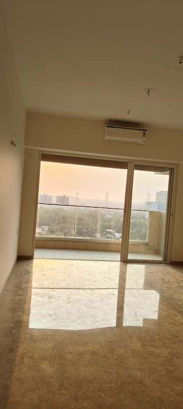Bedroom in 3.5 BHK Apartment at Kalpataru Radiance, Goregaon West – for Rent
