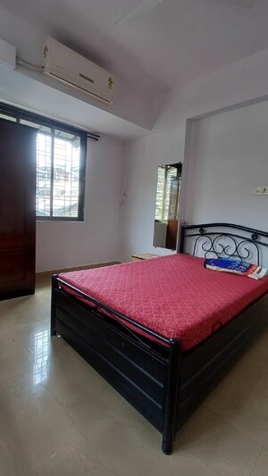 Bedroom in 1 BHK Apartment at Bandra West – for Rent