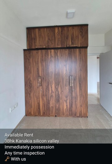 2.5 BHK Apartment For Rent in Oberoi Realty Splendor, Andheri East