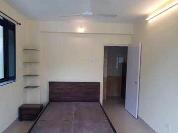 Room in 2 BHK Apartment at Bandra West – for Rent