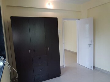 Furnished Amenities in 2 BHK Apartment at Bandra West – for Rent