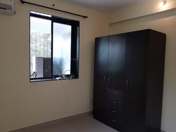 Room in 2 BHK Apartment at Bandra West – for Rent