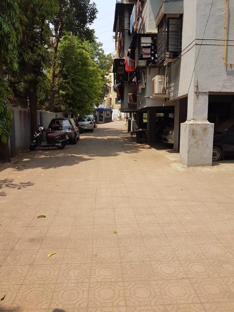  Parking, bandra west 2 Bedroom 750 Sq.Ft. Apartment In Bandra West Mumbai 9213434