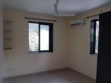 Room in 2 BHK Apartment at Bandra West – for Rent