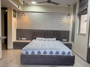 Bedroom in 4 BHK Apartment at Hiranandani Estate Rodas Enclave, Hiranandani Estate – for Rent