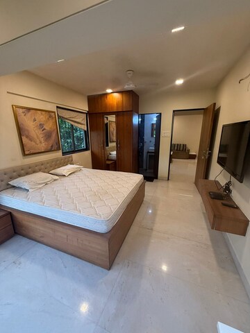 Bedroom in 2 BHK Apartment at Bandra West – for Rent