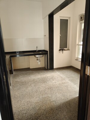 Room in 3 BHK Apartment at Kalpataru Radiance, Goregaon West – for Rent