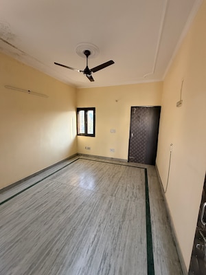 Room in 1 BHK Apartment at Janakpuri – for Rent