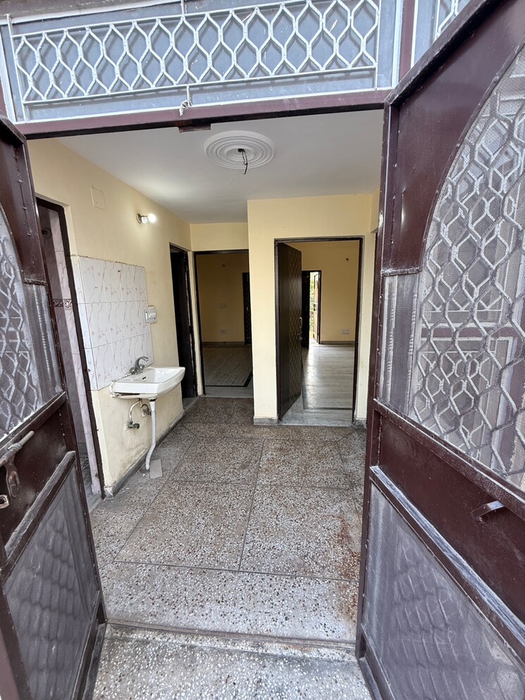 Living Room, janakpuri 1 Bedroom 630 Sq.Ft. Apartment In Janakpuri Delhi 9213495