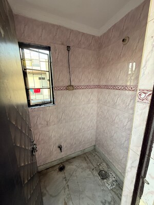 Bathroom in 1 BHK Apartment at Janakpuri – for Rent
