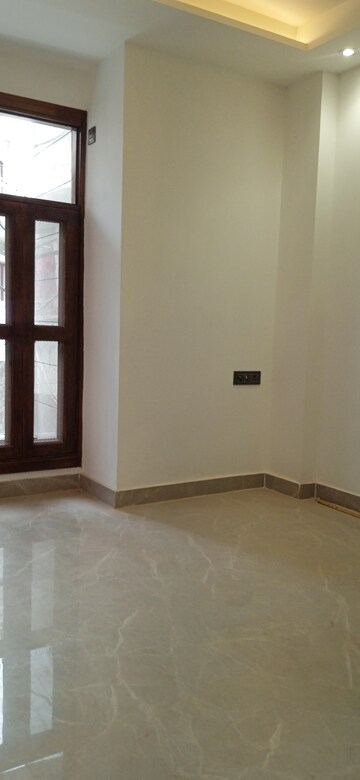 Room in 2 BHK Apartment at Mahavir Enclave 1 – for Sale