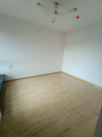 Room in 2.5 BHK Apartment at VTP Belair, Mahalunge – for Rent
