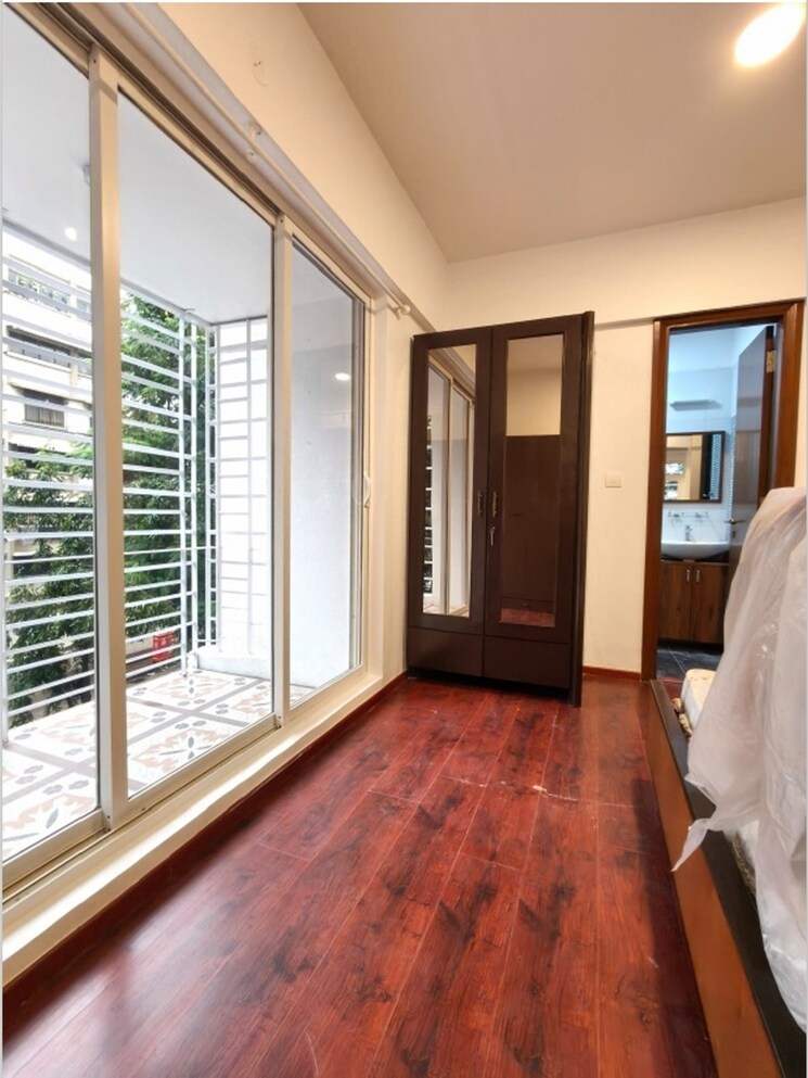 Balcony, bandra west 3 Bedroom 1200 Sq.Ft. Apartment In Bandra West Mumbai 9213507