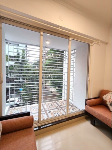 Room in 3 BHK Apartment at Bandra West – for Rent