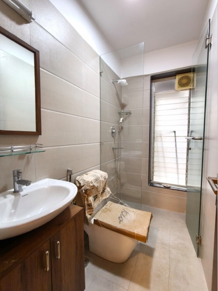 Bathroom, bandra west 3 Bedroom 1200 Sq.Ft. Apartment In Bandra West Mumbai 9213507