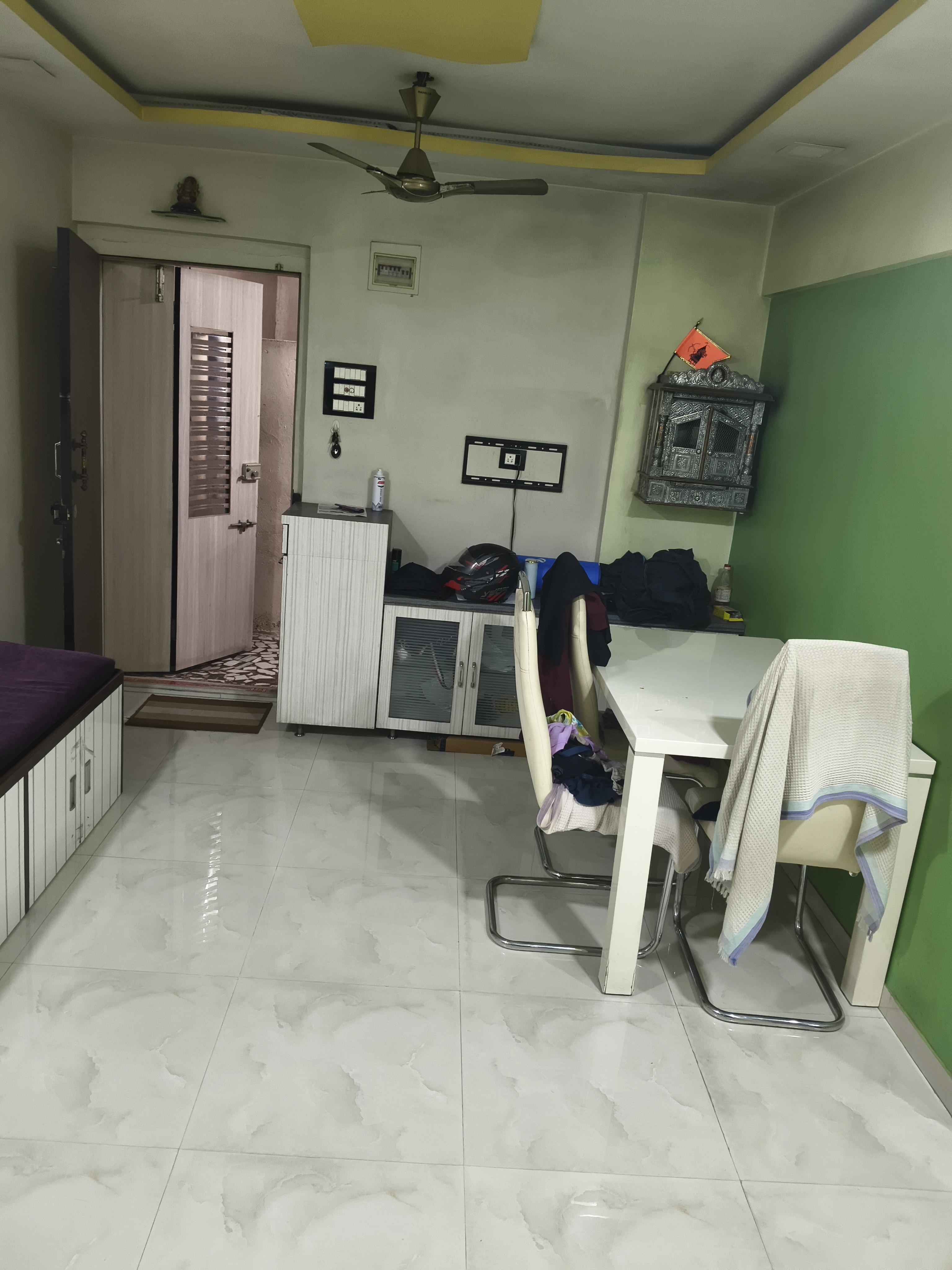 1 BHK + Extra Room Apartment For Rent in Daidipya Apartment