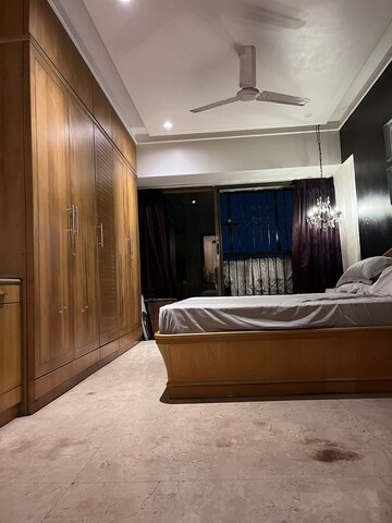 Bedroom in 3 BHK Apartment at Bandra West – for Rent