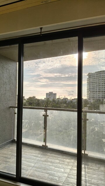 Room in 3 BHK Apartment at Rustomjee Elita, Andheri West – for Sale