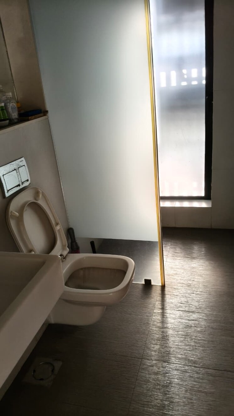 Bathroom, rustomjee-elita 3 Bedroom 2000 Sq.Ft. Apartment In Andheri West Mumbai 9191946
