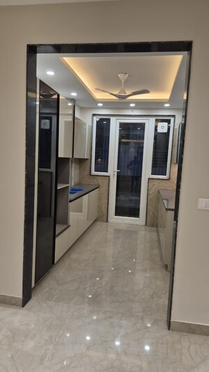 Building Lobby in 4 BHK Builder Floor at Sector 40 – for Sale